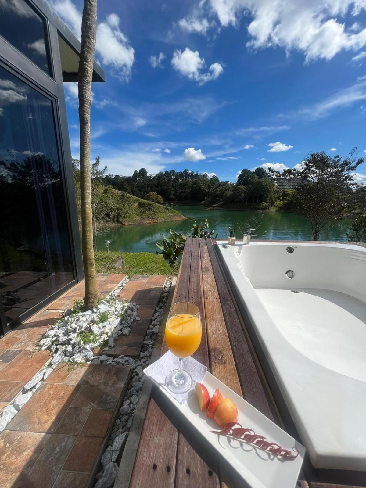 Sin Prisa "Not Rush" Cabana Preciosa! Con Jacuzzi, Vista Y Acceso Directo Al Embalse, Vista A La Piedra , Deporte Acuatico Paddle Board And Breakfast Incluidos ! Imperdible Guatapé 외부 사진